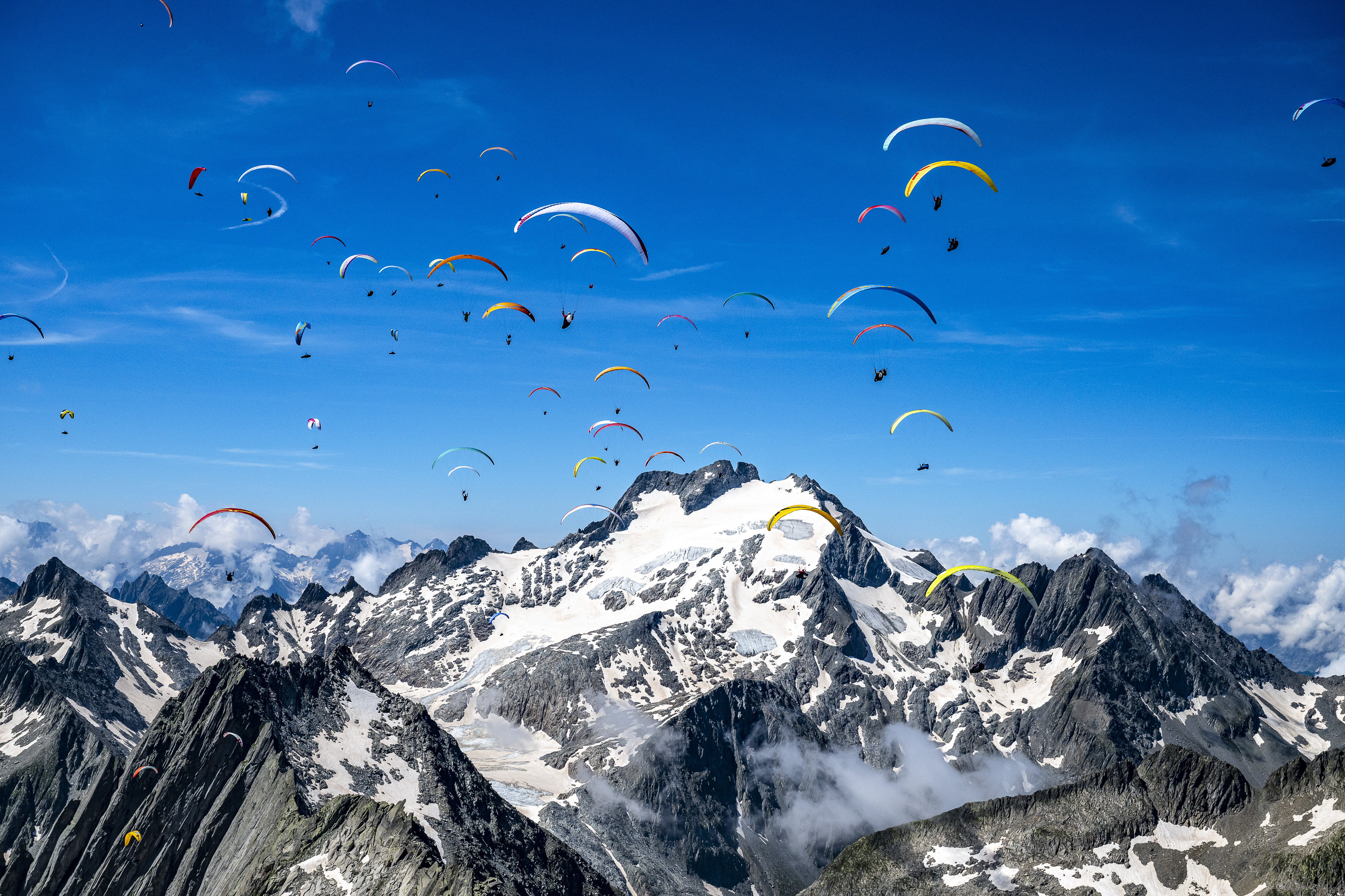 AB240806 N 476 LM9qys